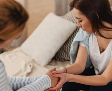 Dlaczego czuję się przytłoczona bez powodu? Ukryte przyczyny i proste sposoby, by odzyskać spokój
